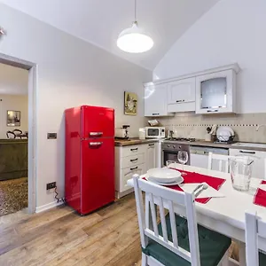 Maurizio House - Near The Train Station Venice