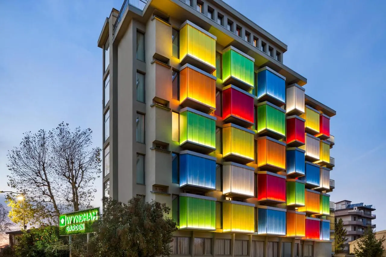 Wyndham Garden Florence Hotel